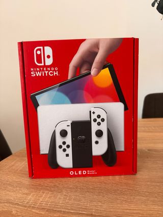 Nintendo Switch OLED Bianca e Nera
