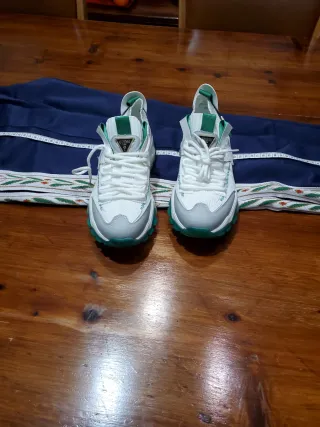 Scarpe Guess bianche e verdi