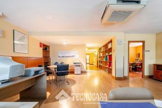 Local comercial en venta en Yucatán - Las Cornisas en Rozas de Madrid (Las)