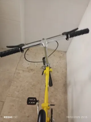 Bicicleta Amarilla Plegable