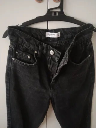 Pantalón vaquero negro Pull&Bear niña T.32 EUR