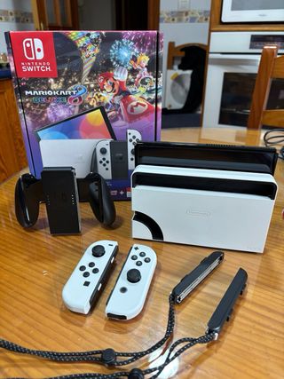 Nintendo Switch OLED con Mario Kart 8 Deluxe