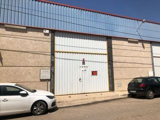 Nave industrial en venta en El Higuerón en Córdoba