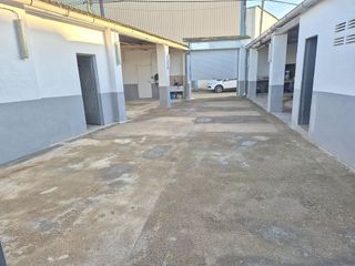 Nave industrial en venta en Parque de la Bombilla-Pla de Rascanya en Llíria