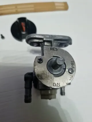 Grifo Gasolina Yamaha RD350 1WT #1