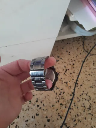 Reloj August Steiner Negro y Plateado