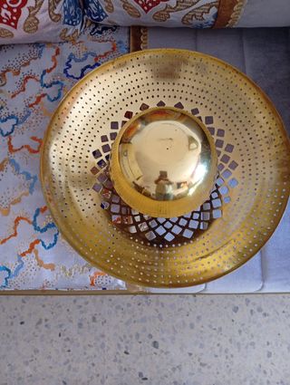 Lámpara colgante dorada de metal