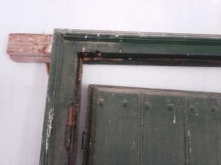 Puertas de madera verdes antiguas