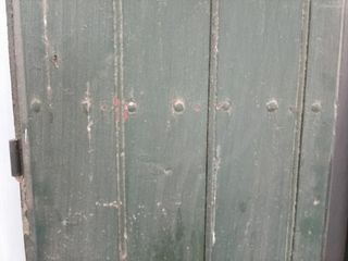 Puertas de madera verdes antiguas