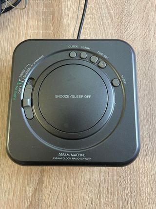 Radio Reloj Despertador Sony ICF-0217