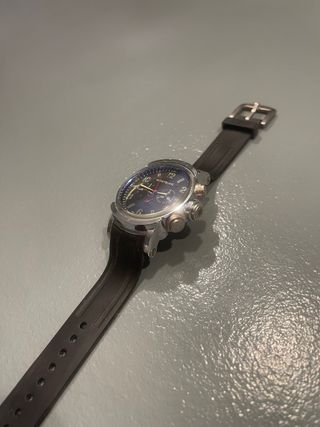 Bonito Reloj Negro y Plateado Caballero