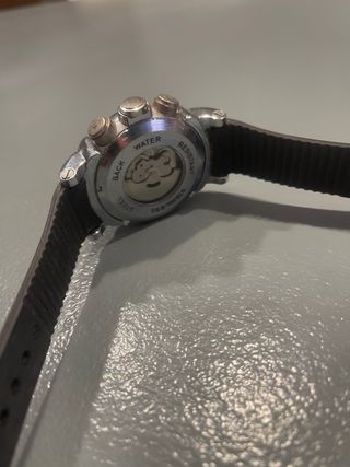 Bonito Reloj Negro y Plateado Caballero