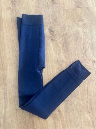 Leggings azul marino com pelo