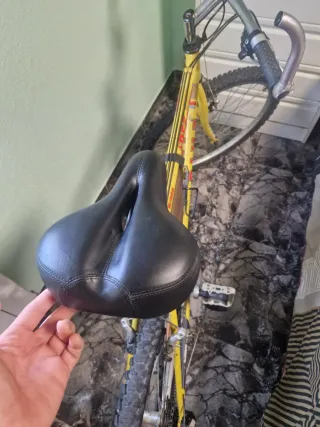 Bicicleta de Montaña Amarilla
