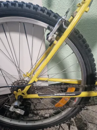Bicicleta de Montaña Amarilla