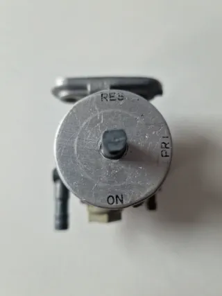 Grifo Gasolina Yamaha RD350 31K #6