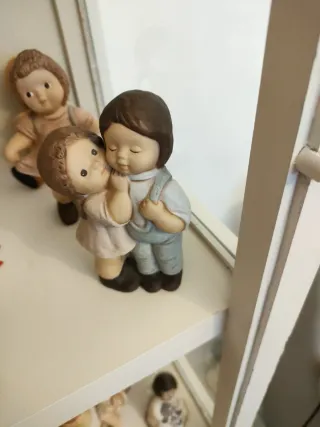 Statuina Goebel Nina e Marco abbracciati