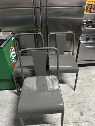 Sillas estilo industrial grises (metal) a 8€ cada