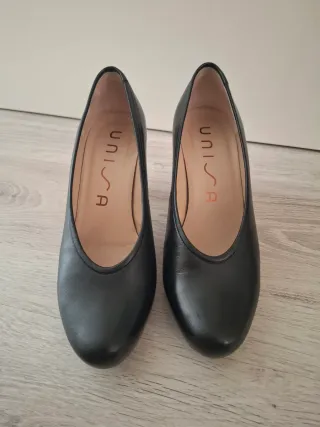 Zapatos de tacón negros