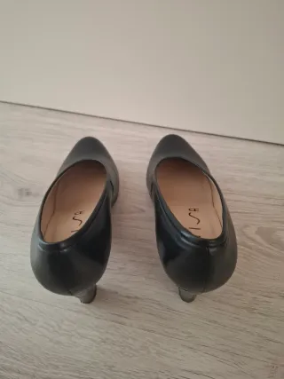 Zapatos de tacón negros