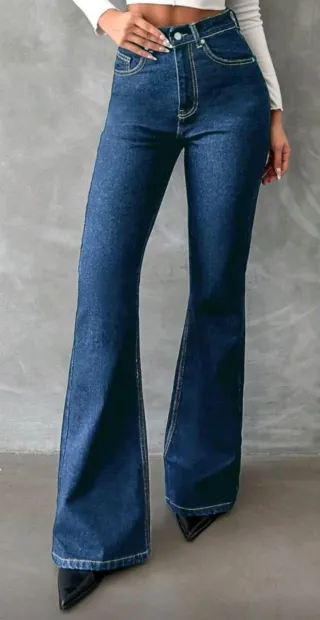 Pantalón vaquero campana azul