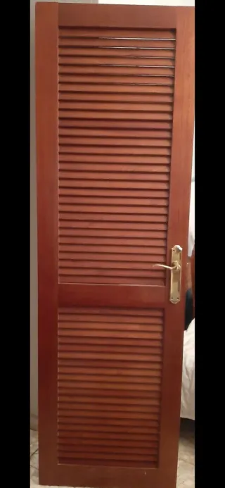 Puerta de madera maciza estilo veneciana