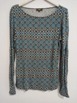 Camiseta Surkana Manga Larga Estampada Talla L