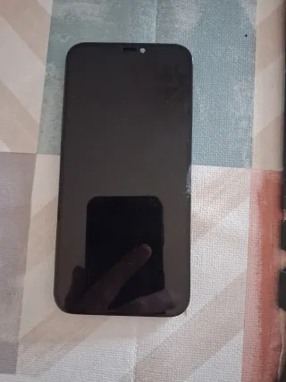 Móviles y pantallas y tapas para piezas