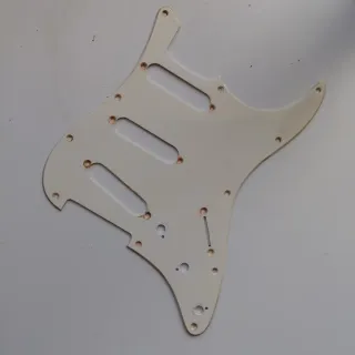 3 Golpeadores Stratocaster