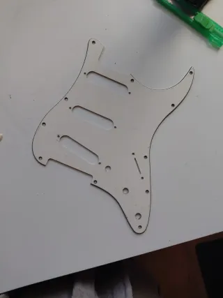 3 Golpeadores Stratocaster