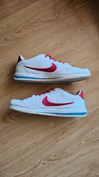 Nike Cortez Blancas y Rojas