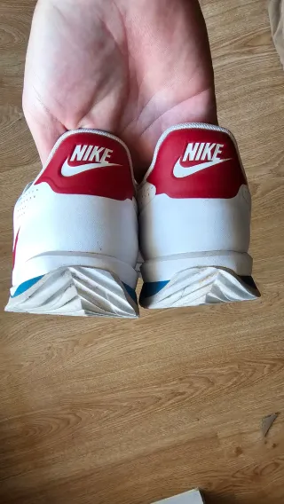 Nike Cortez Blancas y Rojas