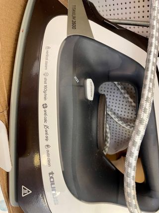 Plancha de Vapor Taurus Titanium 2600