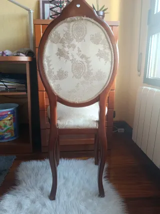 Silla antigua vintage tapizada madera