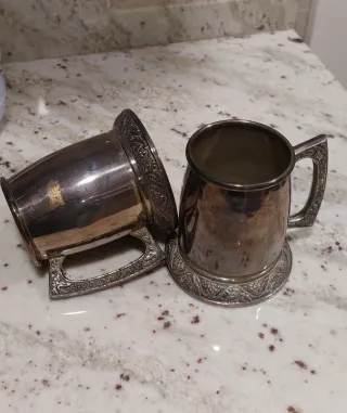 2 Jarras tazas antiguas metal