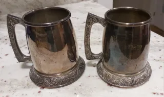 2 Jarras tazas antiguas metal