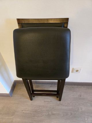 Mesa comedor y 3 sillas (LEER ANUNCIO COMPLETO)
