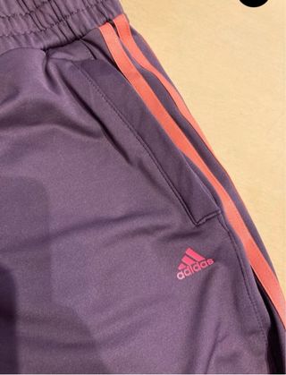 chandal deportivo morado Talla M Adidas