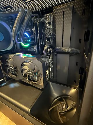 Workstation Gaming NZXT i5-12400F RTX2060 32GB RAM
