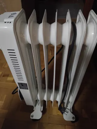 Radiador eléctrico blanco y beige