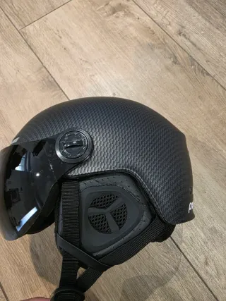 Casco de esquí con visera