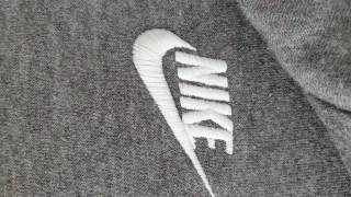Sudadera Nike con Capucha