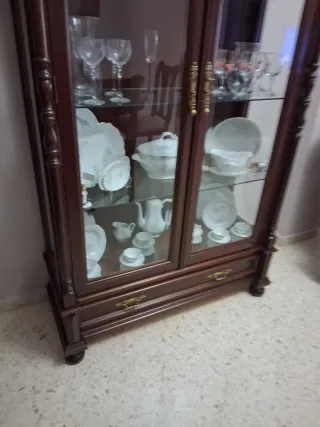 Vitrina Rústica de Madera y Cristal