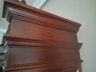 Vitrina Rústica de Madera y Cristal