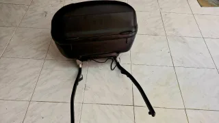 Cajón Top Case Givi con Soporte