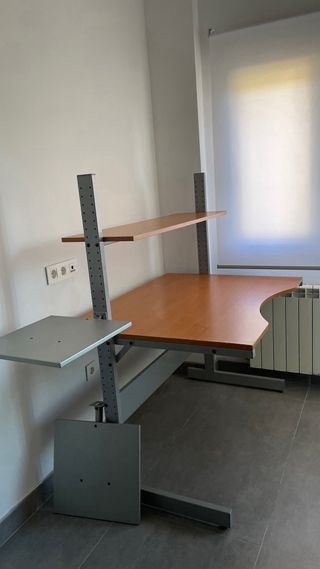 Escritorio Ikea Madera y Metal