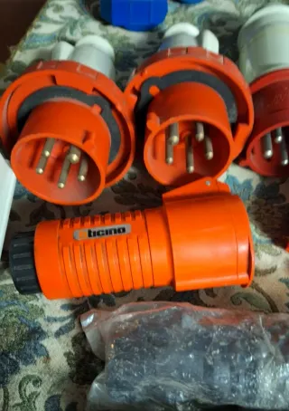 Spine e prese industriali