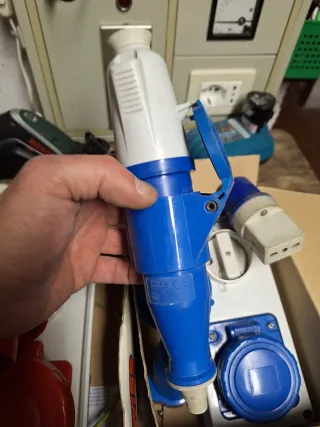 Spine e prese industriali