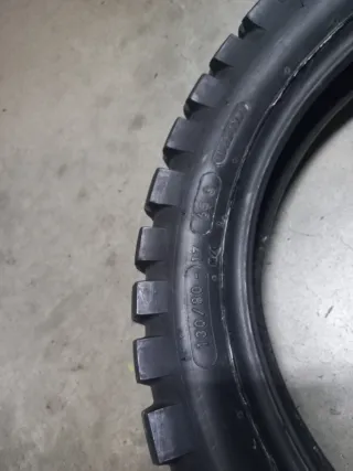 Neumáticos de moto traseros 130/80 17