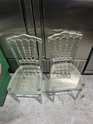 2 Sillas Transparentes de Plástico